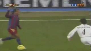 Real Madrid 0 x 3 Barcelona  Ronaldinhos first goal [upl. by Ludie]