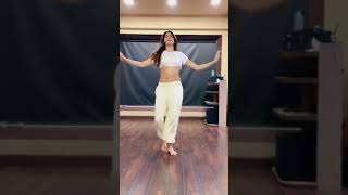 JANHVI KAPOOR BELLYDANCE VIDEO  SANJANA MUTHREJA CHREOGRAPHY  SAN SANAN [upl. by Lissy104]