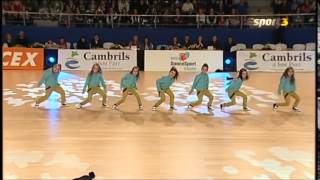 Niños bailando Hip Hop  IMPRESIONANTE [upl. by Gnirps424]