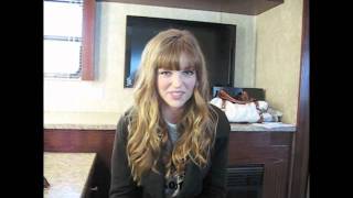 Geek Charmings LILI SIMMONS on Playing a Ditz [upl. by Atnes]