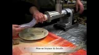 Fabrication du boudin noir [upl. by Nrubua]