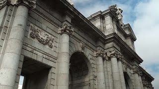 La puerta de Alcalá la más famosa de Madrid [upl. by Suchta]