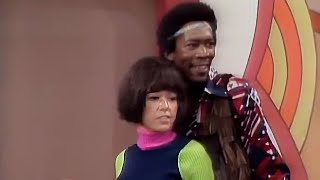 quotEasy Readerquot Makes His 1st Appearance on The Electric Company 1971  Morgan Freeman amp Rita Moreno [upl. by Ahsienor]