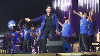 Shahrukh Khan Chaiyya Chaiyya Performance [upl. by Joao345]