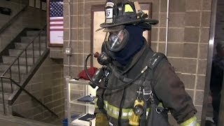 Los héroes Hispanos del cuerpo de bomberos en la ciudad de Chicago [upl. by Devaj]