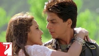 Dialogue  Yeh Kis Sadi Ke Log Hain  VeerZaara  Shah Rukh Khan Preity Zinta Rani Mukerji Divya [upl. by Jamesy]