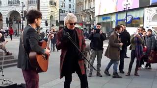 Rod Stewart  Impromptu street performance quotHandbags And Gladragsquot At Londons Piccadilly Circus [upl. by Pfeifer]