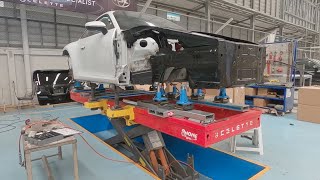 PORSCHE 992 collision repair onjob training with Cameleon universal jig system by Celette [upl. by Conn]